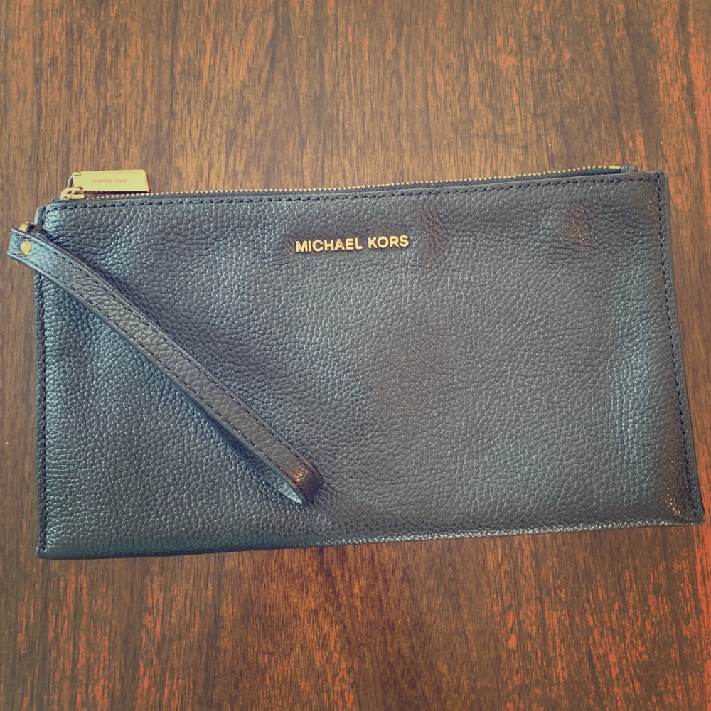 💰💰SOLD💰💰Michael Kors Wrislet